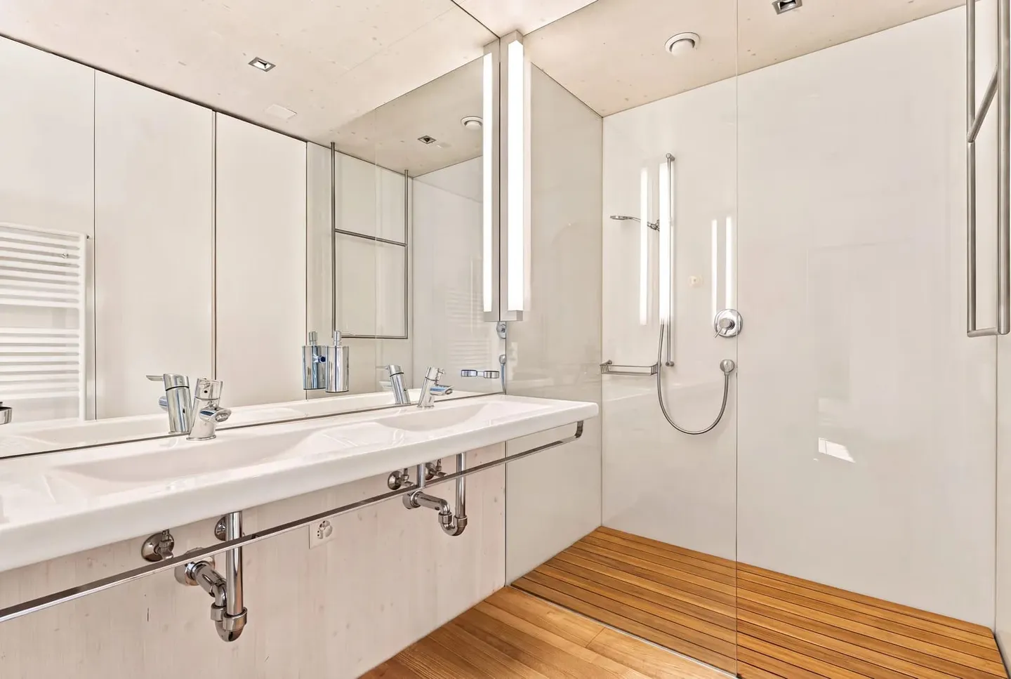 Exklusives Einfamilienhaus mit Seesicht - Foto 9 von 13