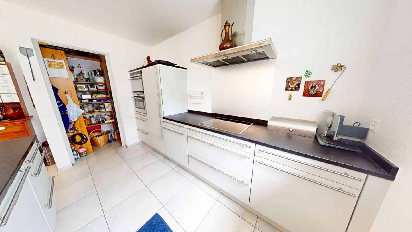 Spacious Apartment with Balcony - Photo 5 of 21