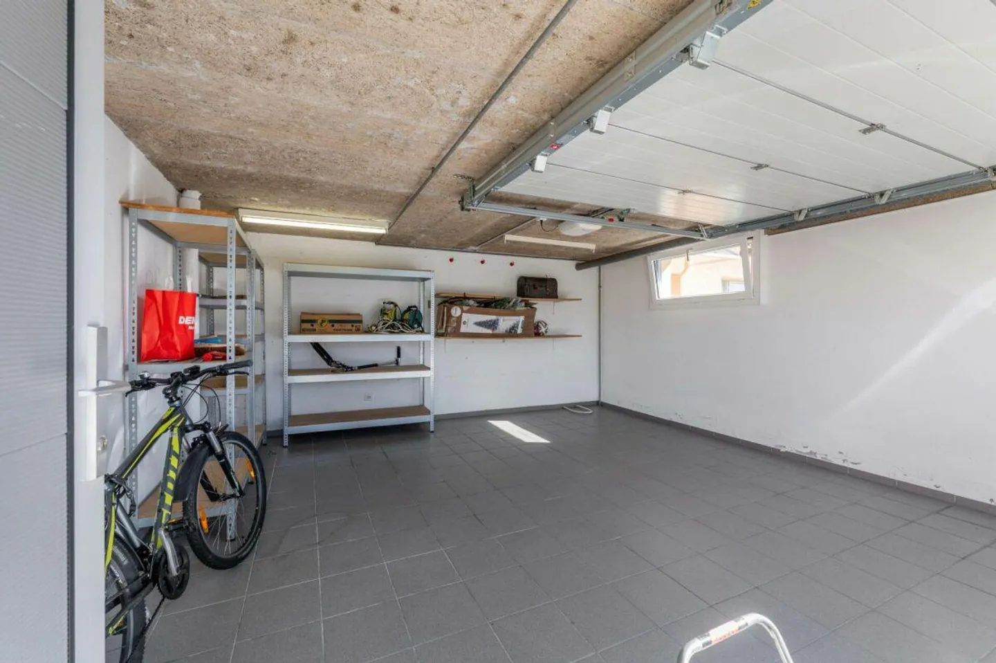 5.5-Room Semi-Detached Family House in a Family-Friendly, Quiet Residential Area - Photo 16 of 16