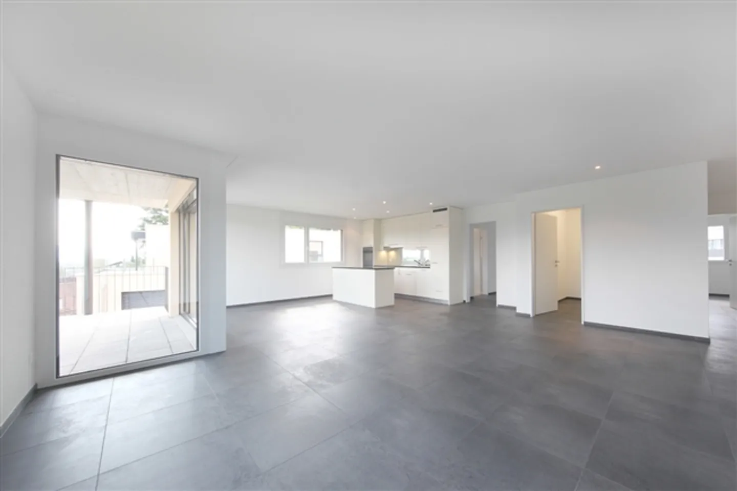 Comfortable, modern, spacious apartment with a panoramic view - Photo 5 of 10