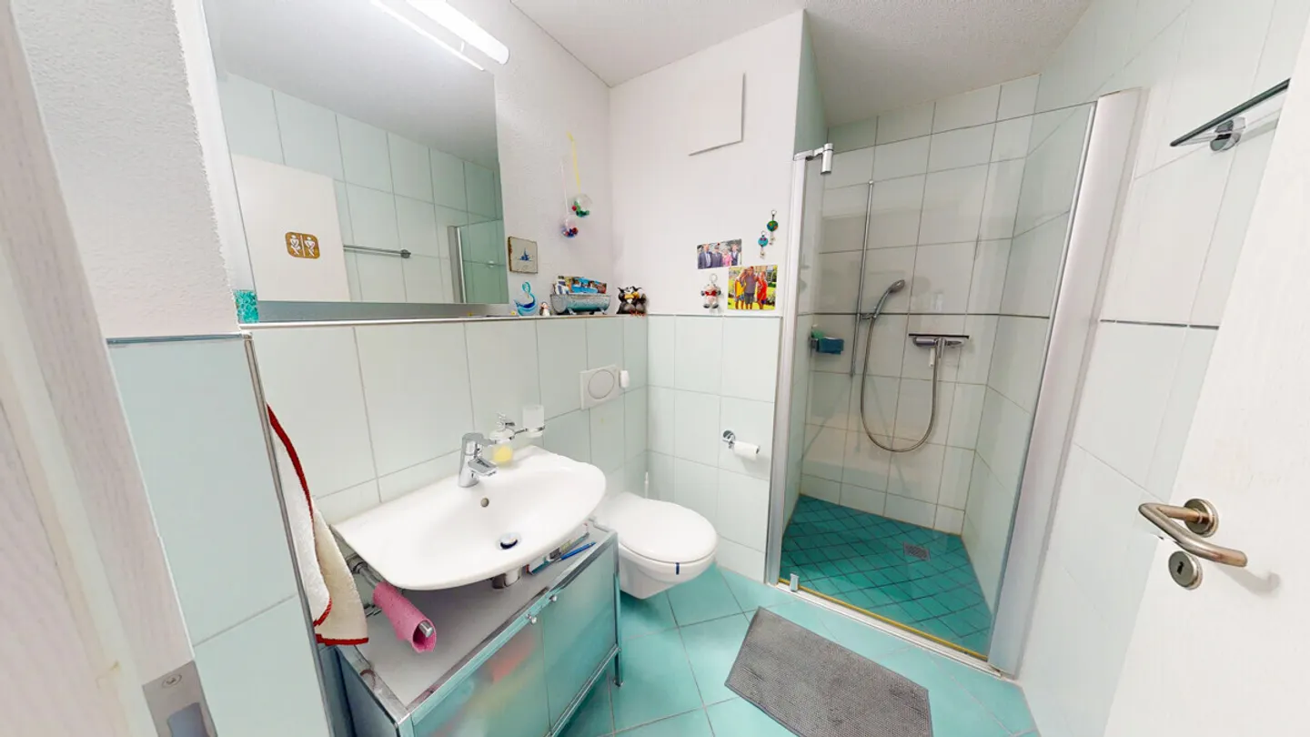 Spacious Apartment with Balcony - Photo 13 of 21