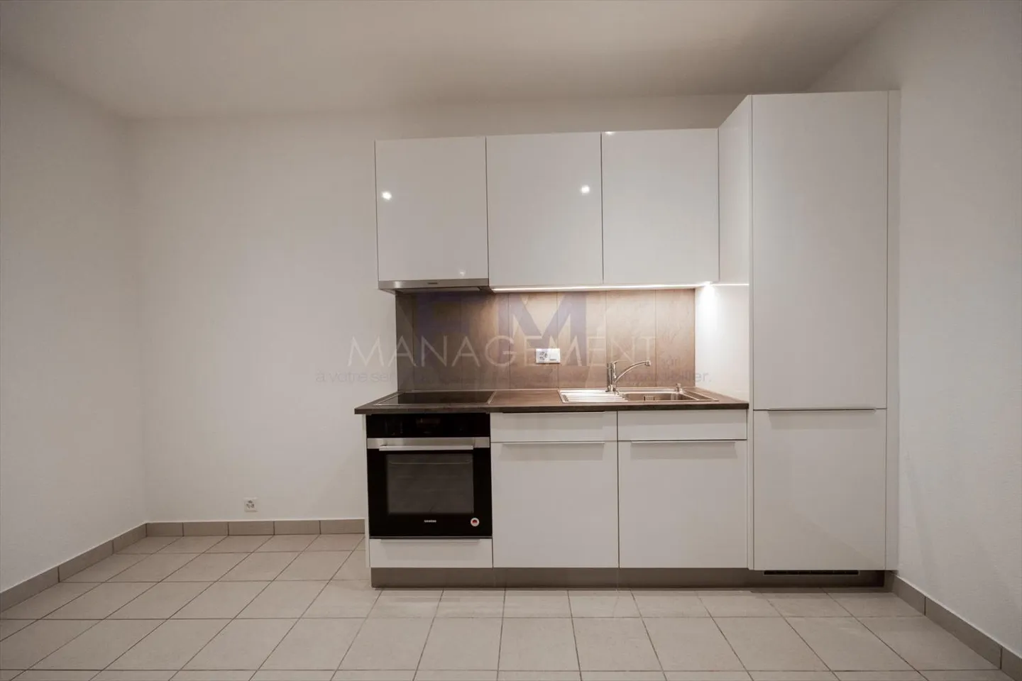 Saint Jean, rue du Belvédère, 2 rooms on the lower ground floor, approx. 44m2 - Photo 2 of 9