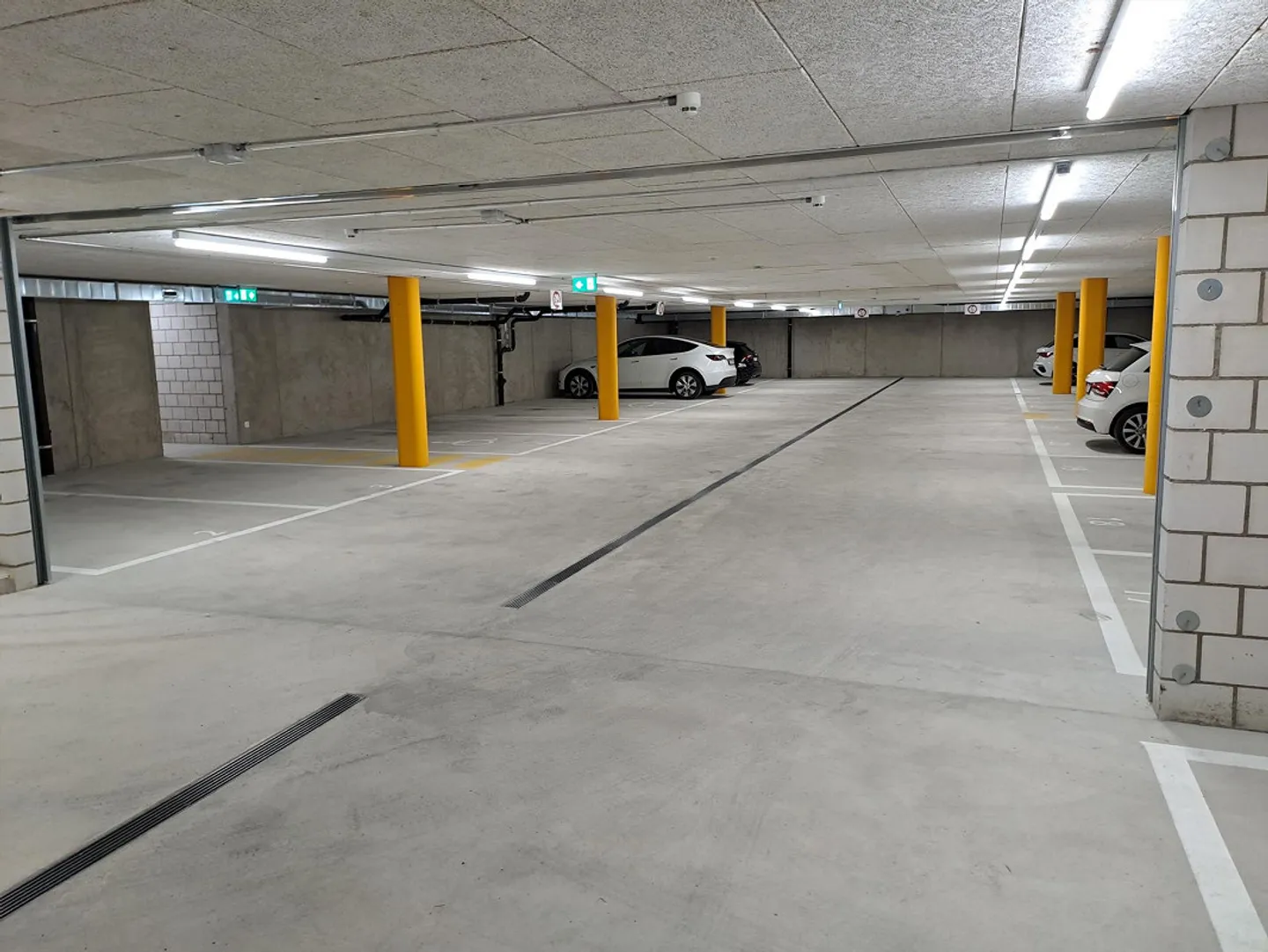Parking AEH à Gundeli - directement à la gare SBB - Photo 1 sur 4