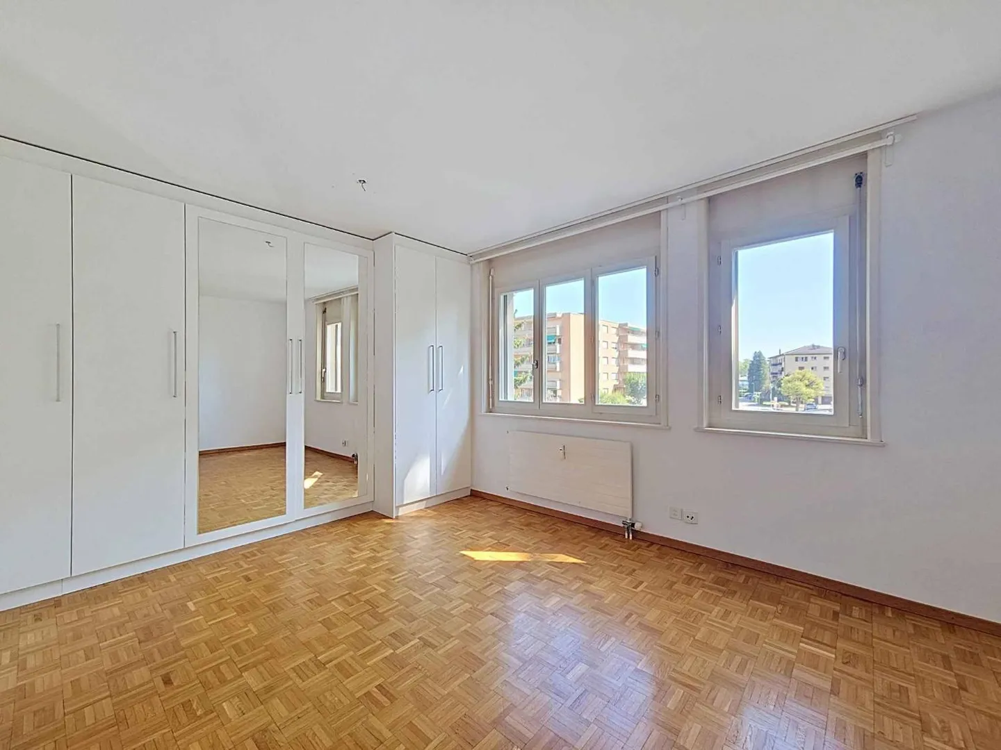 Elegante appartamento familiare di 4,5 locali con camino e loggia - Foto 6 di 13