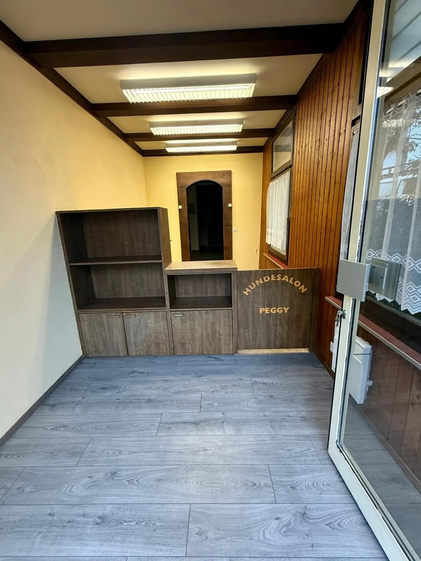 Commercial space in a central location - Photo 2 of 6