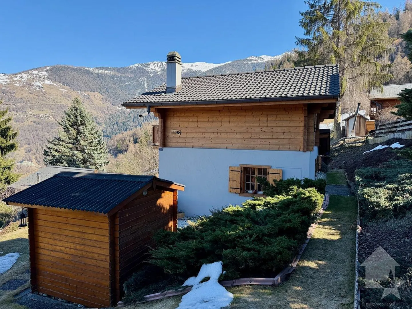 Incantevole chalet di 4.5 locali, posizione bucolica - Foto 1 di 30