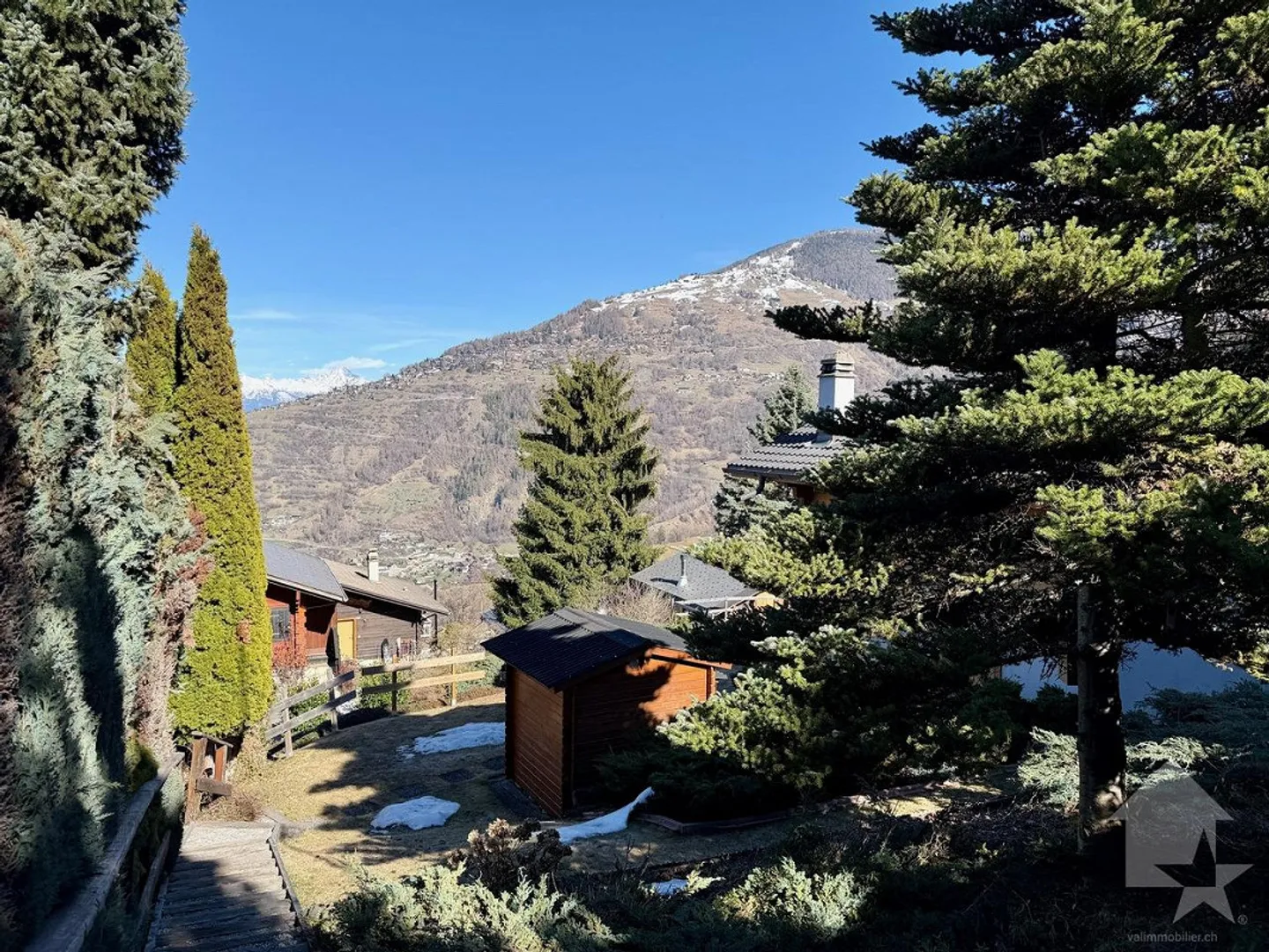 Incantevole chalet di 4.5 locali, posizione bucolica - Foto 2 di 30