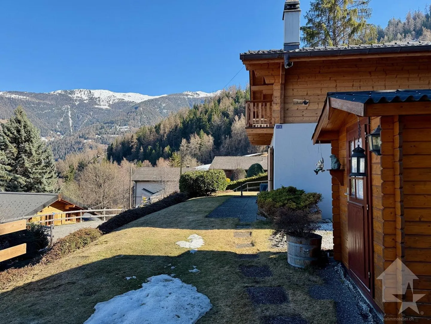 Incantevole chalet di 4.5 locali, posizione bucolica - Foto 3 di 30