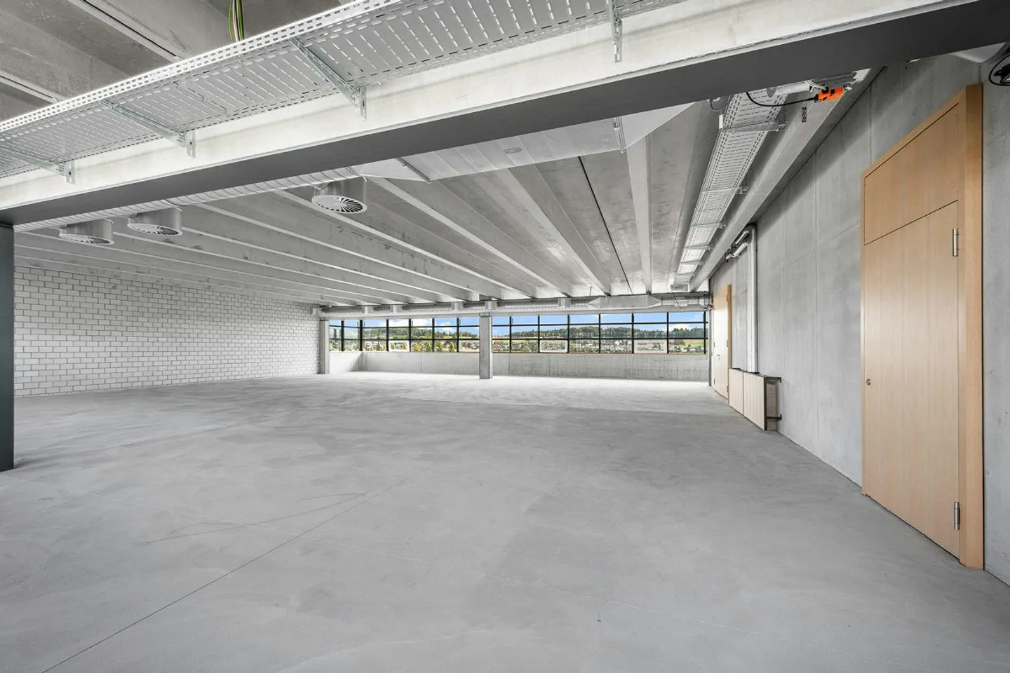 Travailler avec vision : Espaces de bureau/commerciaux à partir de 134m² dans le Zwhatt-Pen... - Photo 5 sur 12