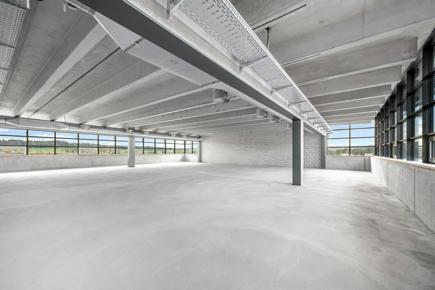 Travailler avec vision : Espaces de bureau/commerciaux à partir de 134m² dans le Zwhatt-Pen... - Photo 6 sur 12