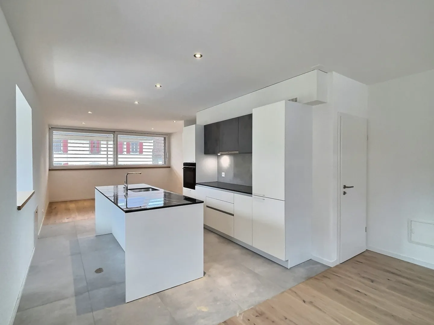 Wunderschöne 4,5-Zimmer-Duplexwohnung mit Mezzanin - Foto 1 von 13