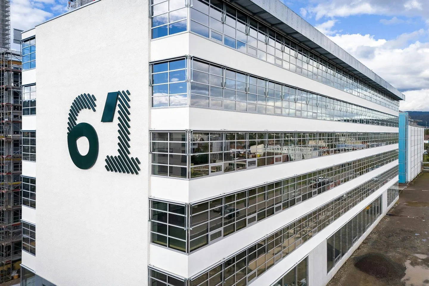 Travailler avec vision : Espaces de bureau/commerciaux à partir de 134m² dans le Zwhatt-Pen... - Photo 8 sur 12
