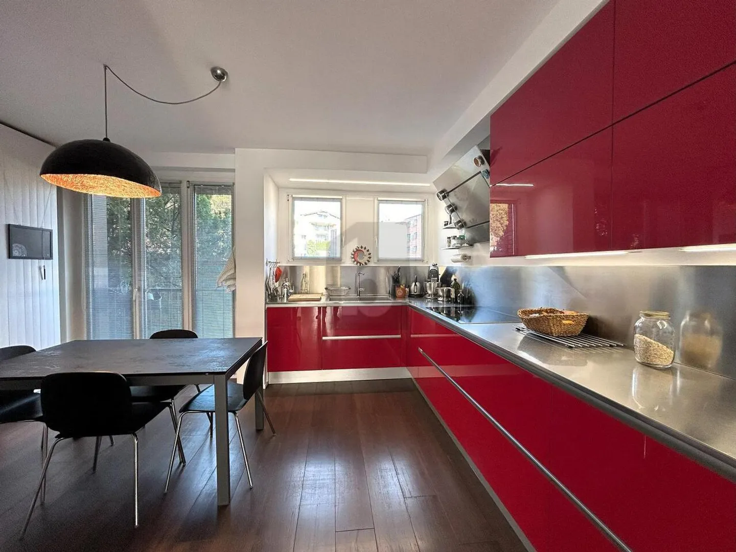 BRIGHT AND SPACIOUS - Photo 2 of 6