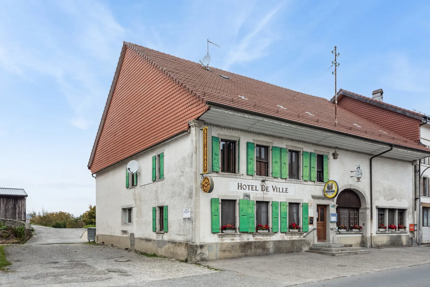 Gemischtes Gebäude mit Restaurant und Erweiterungspotenzial - Foto 1 von 14