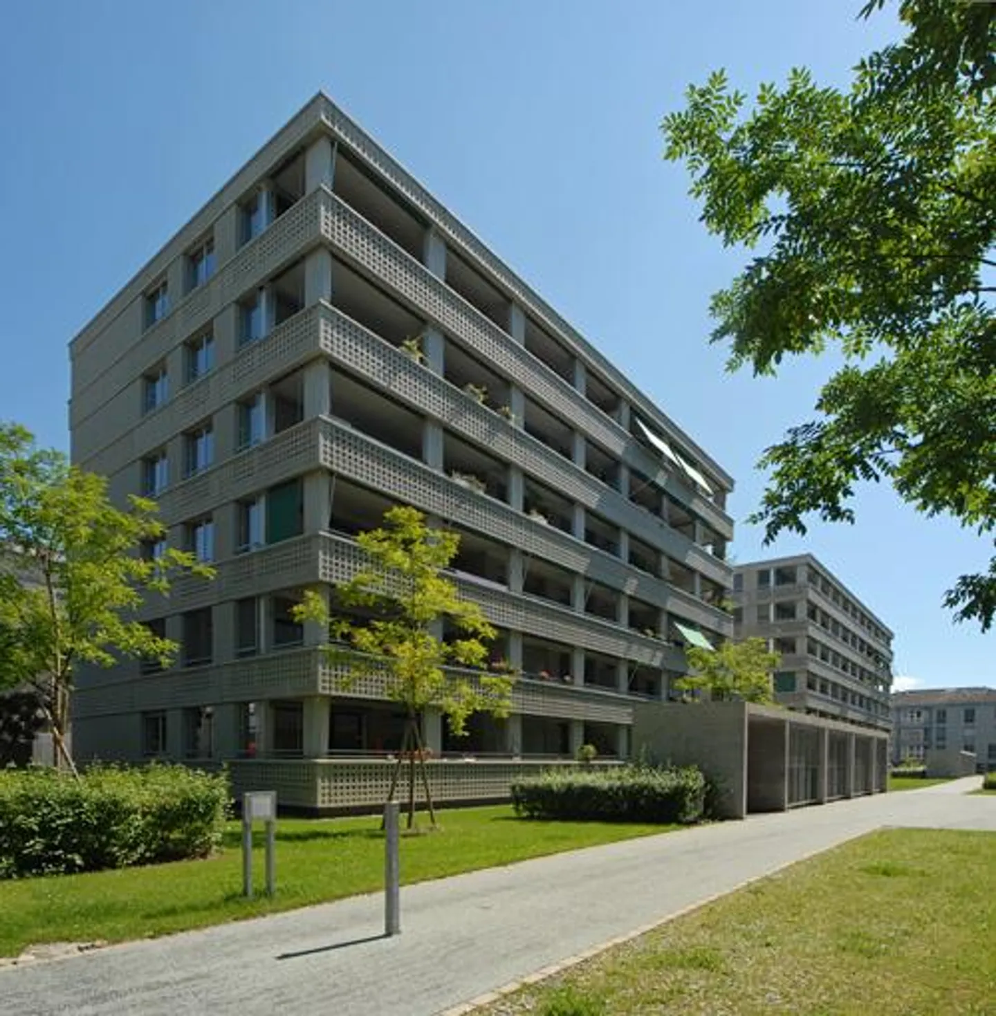 Motorcycle parking space for rent near Letzipark! - Photo 1 of 1