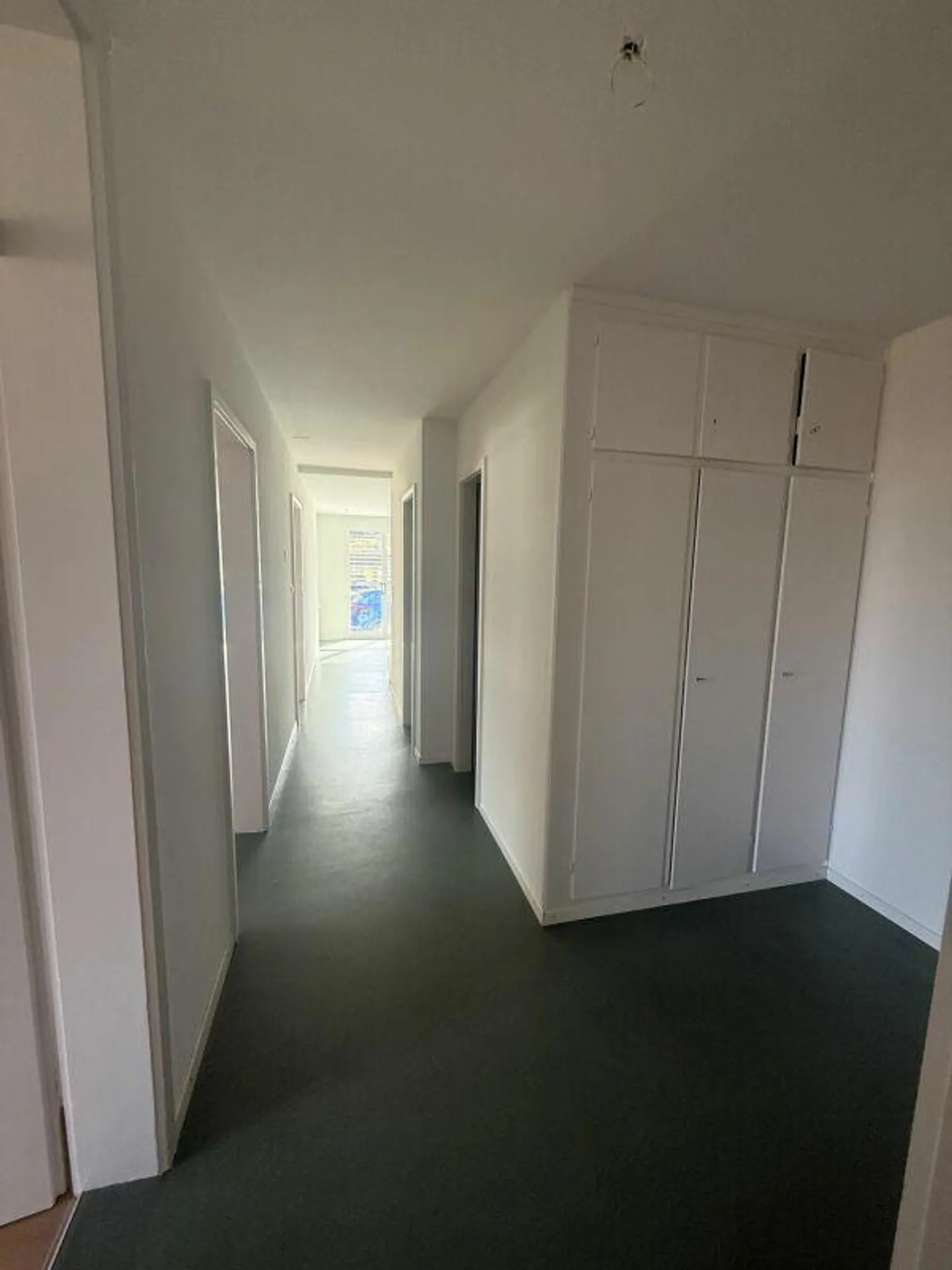 Switch off by the lake, possible in this apartment! - Photo 3 of 10