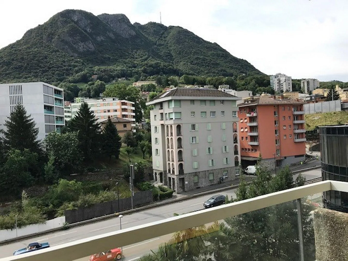 BUREAU SPACIEUX EN PENTHOUSE AVEC VUE OUVERTE - Photo 1 sur 6