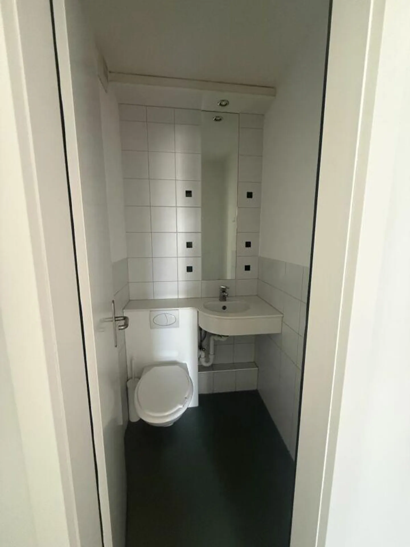 Switch off by the lake, possible in this apartment! - Photo 8 of 10