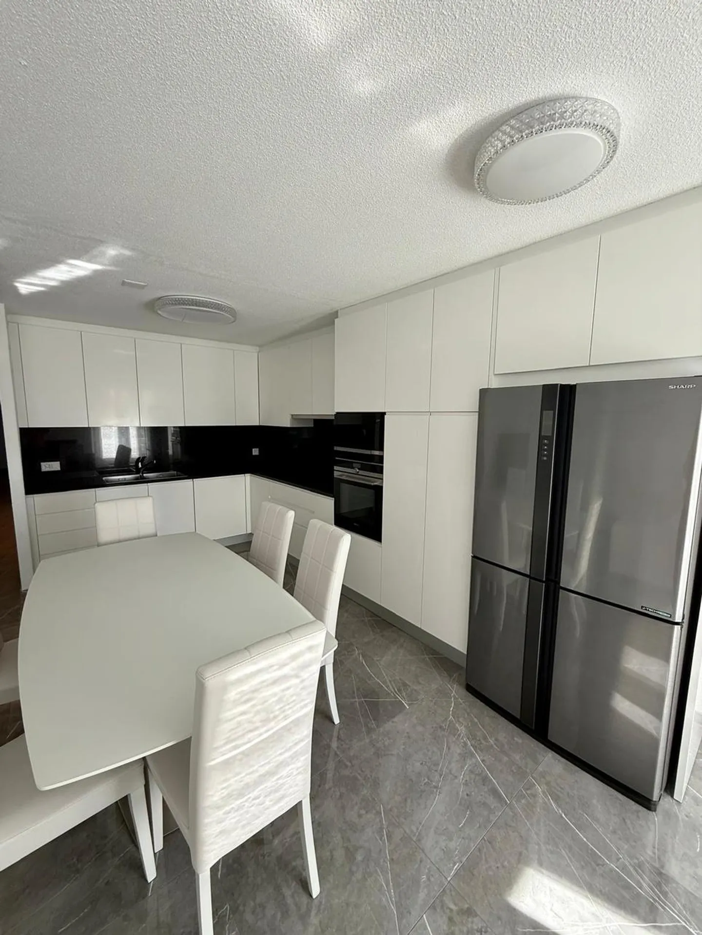 Luxuriöse Wohnung in Ipsach - Foto 3 von 11