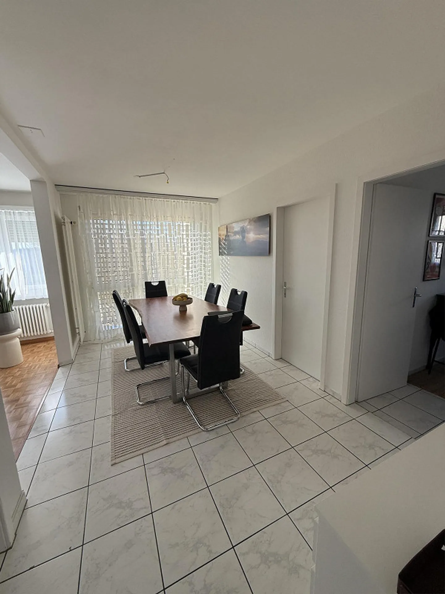 Apartment with bright balcony location - Photo 3 of 7