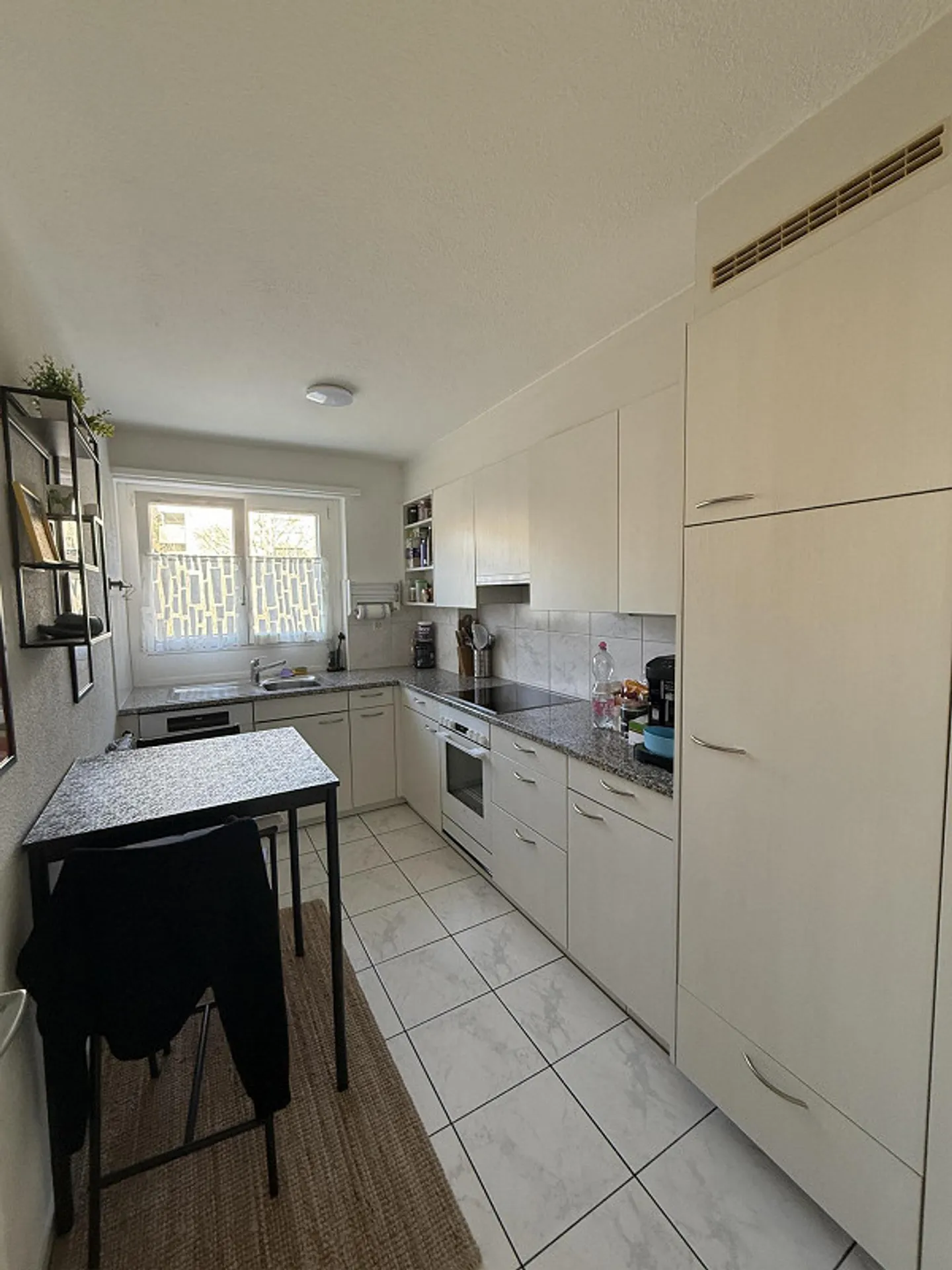 Apartment with bright balcony location - Photo 4 of 7