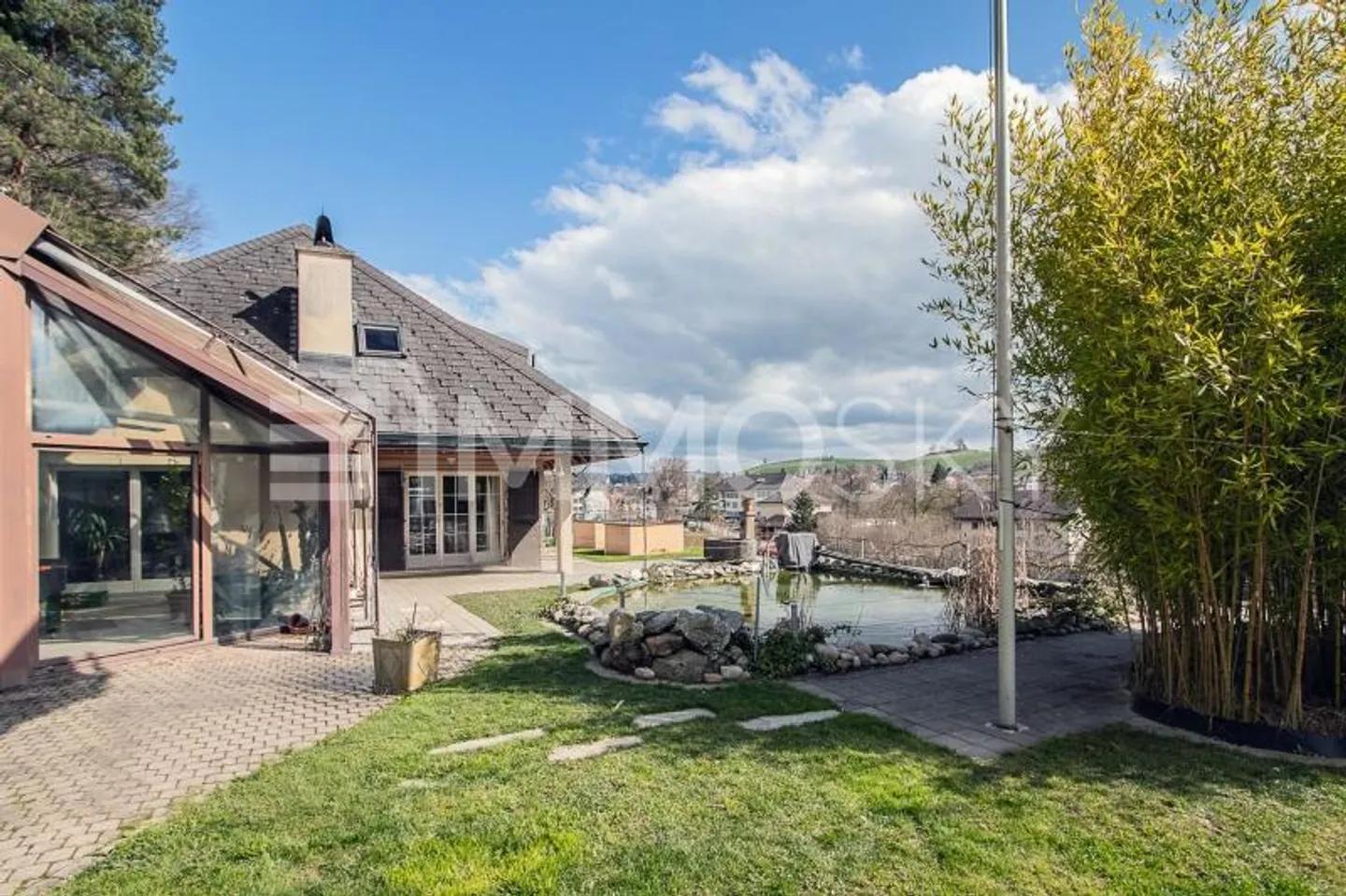 Geräumiges Familienhaus mit Garten - Foto 4 von 5