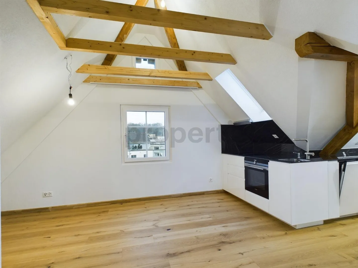Newly renovated 2-room elegant apartment with basement, Illnau-Effretikon - Photo 1 of 10