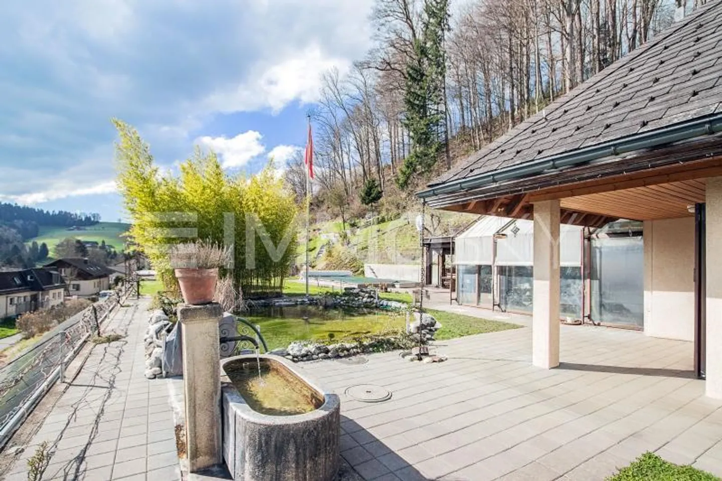 Geräumiges Familienhaus mit Garten - Foto 1 von 5