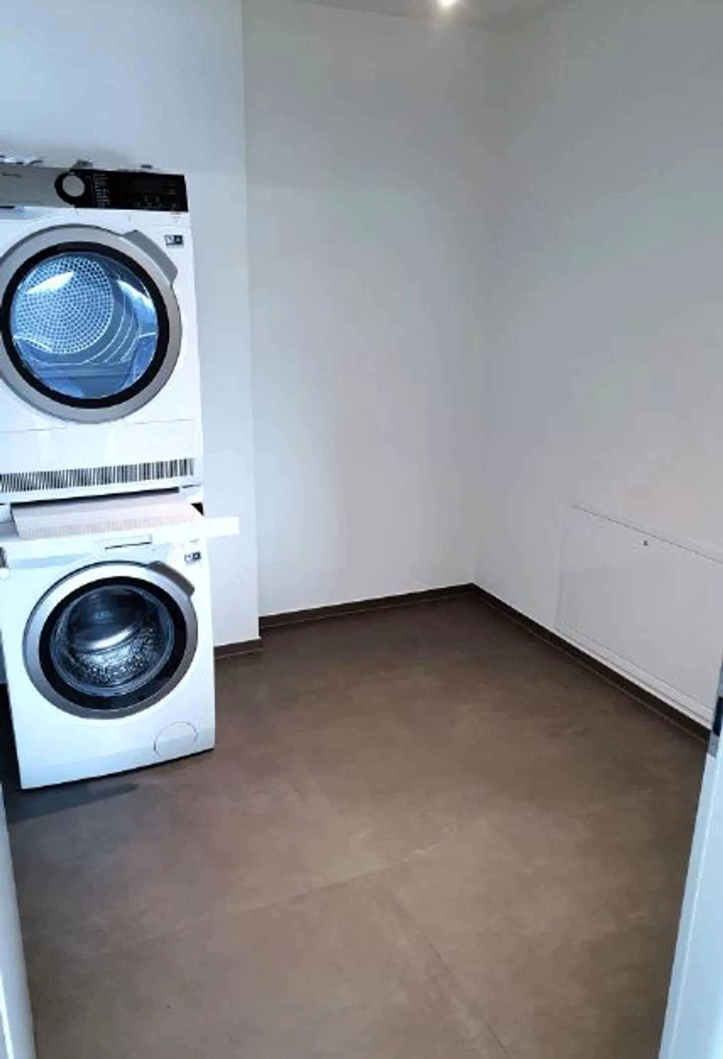 Appartement moderne de 3,5 pièces avec patio - Photo 7 sur 9