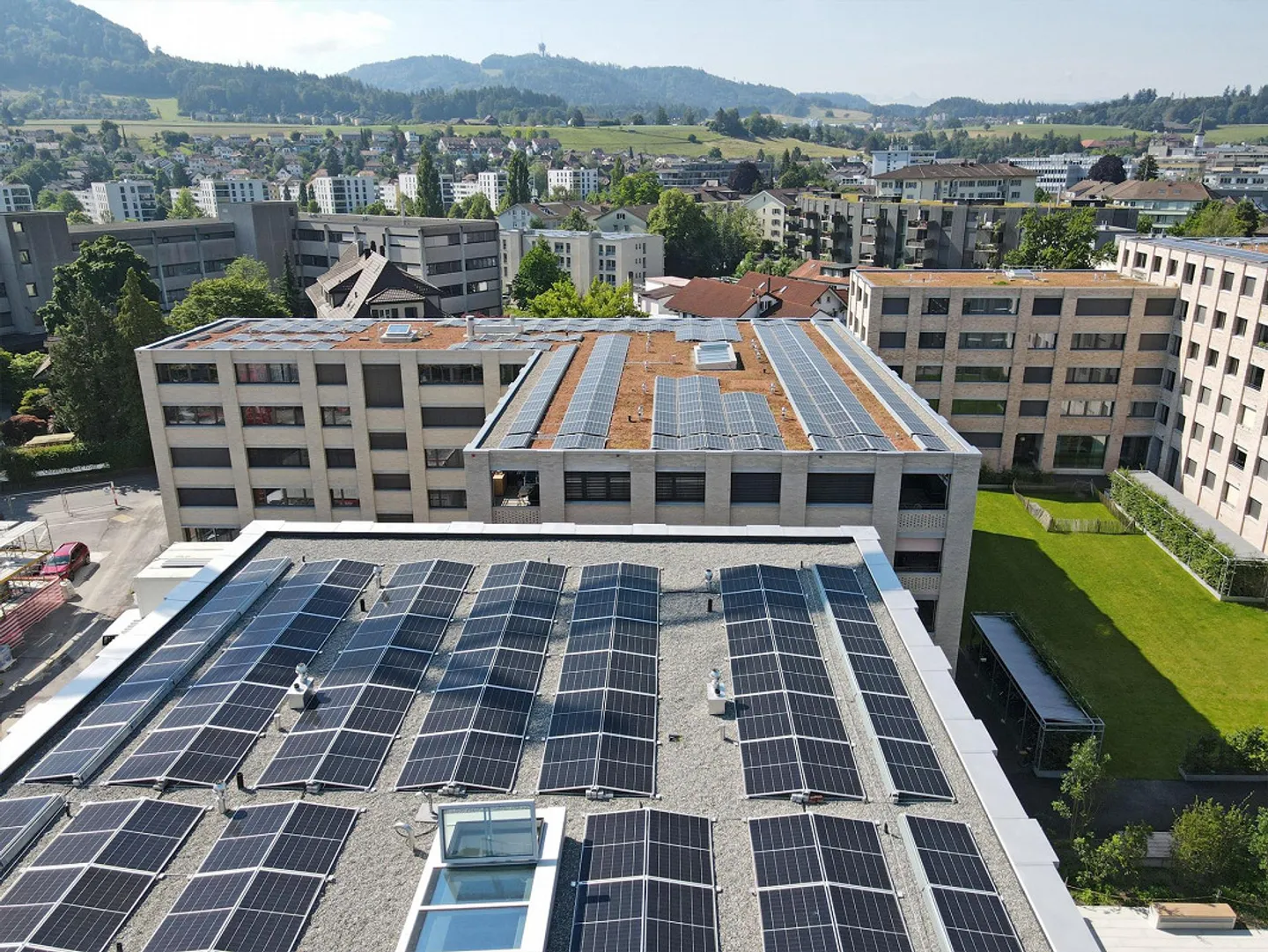 Vivre à côté de Flo et Fleur - Photo 1 sur 11