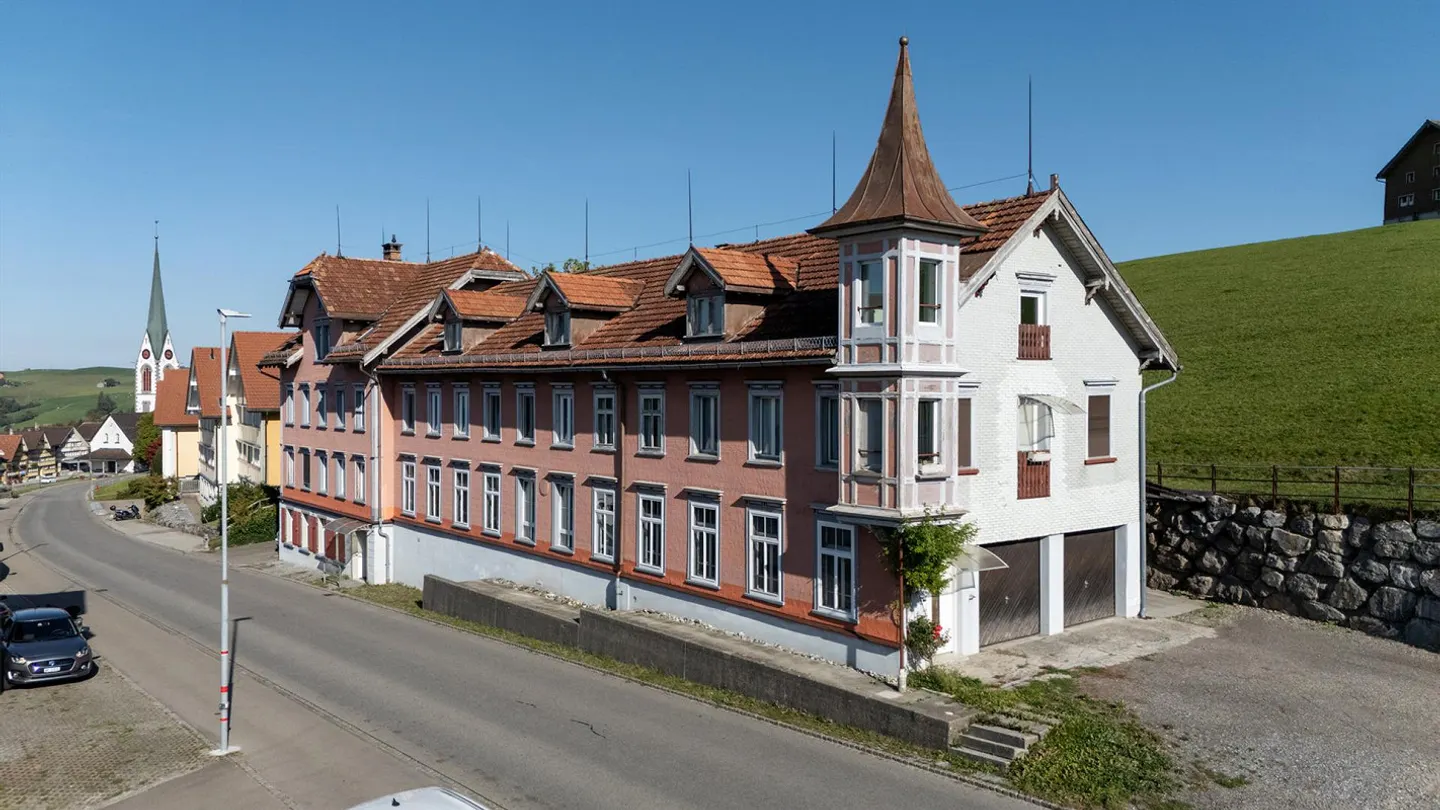 Mehrfamilienhaus mit Potenzial - Foto 1 von 20