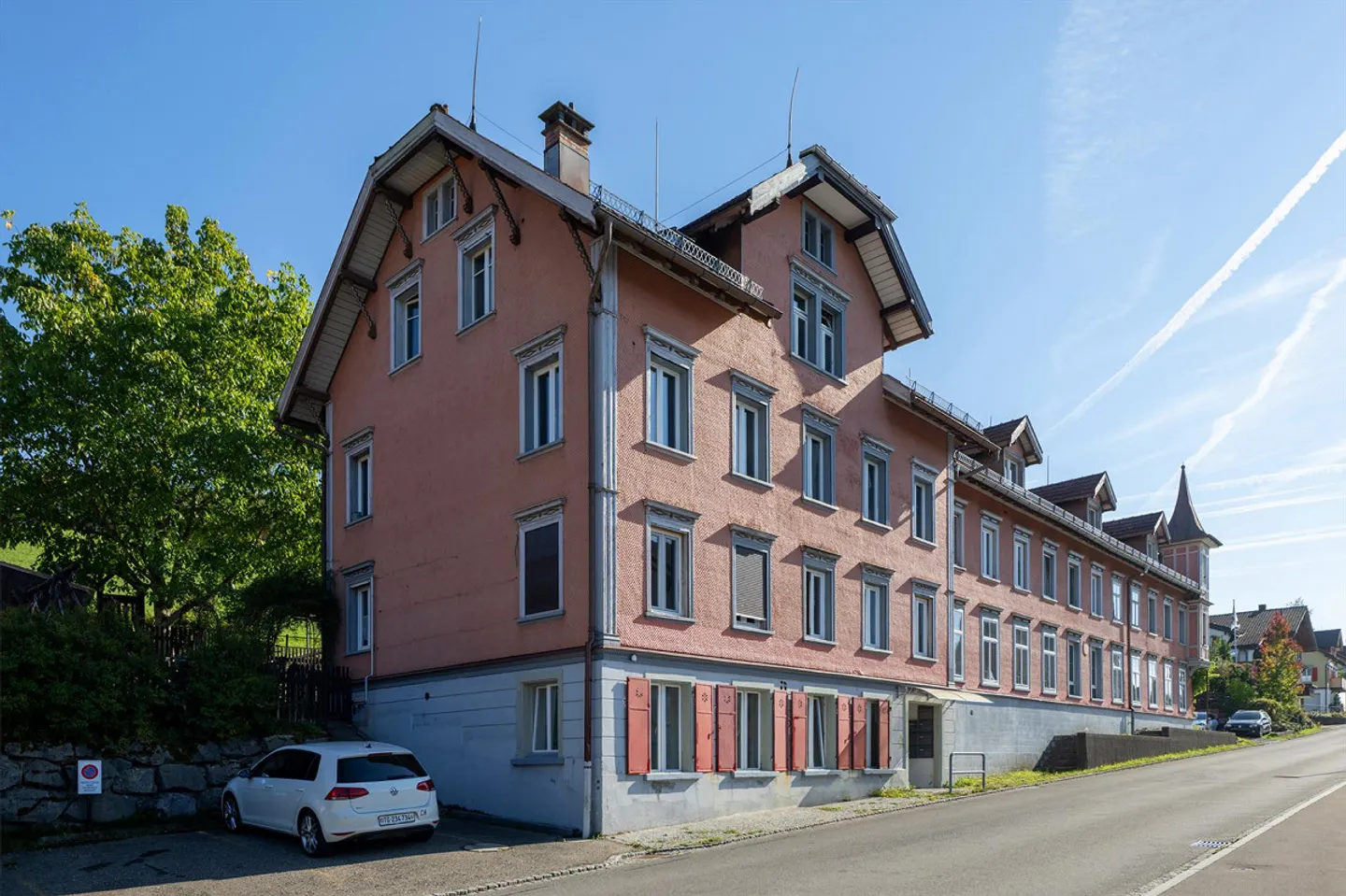 Mehrfamilienhaus mit Potenzial - Foto 2 von 20