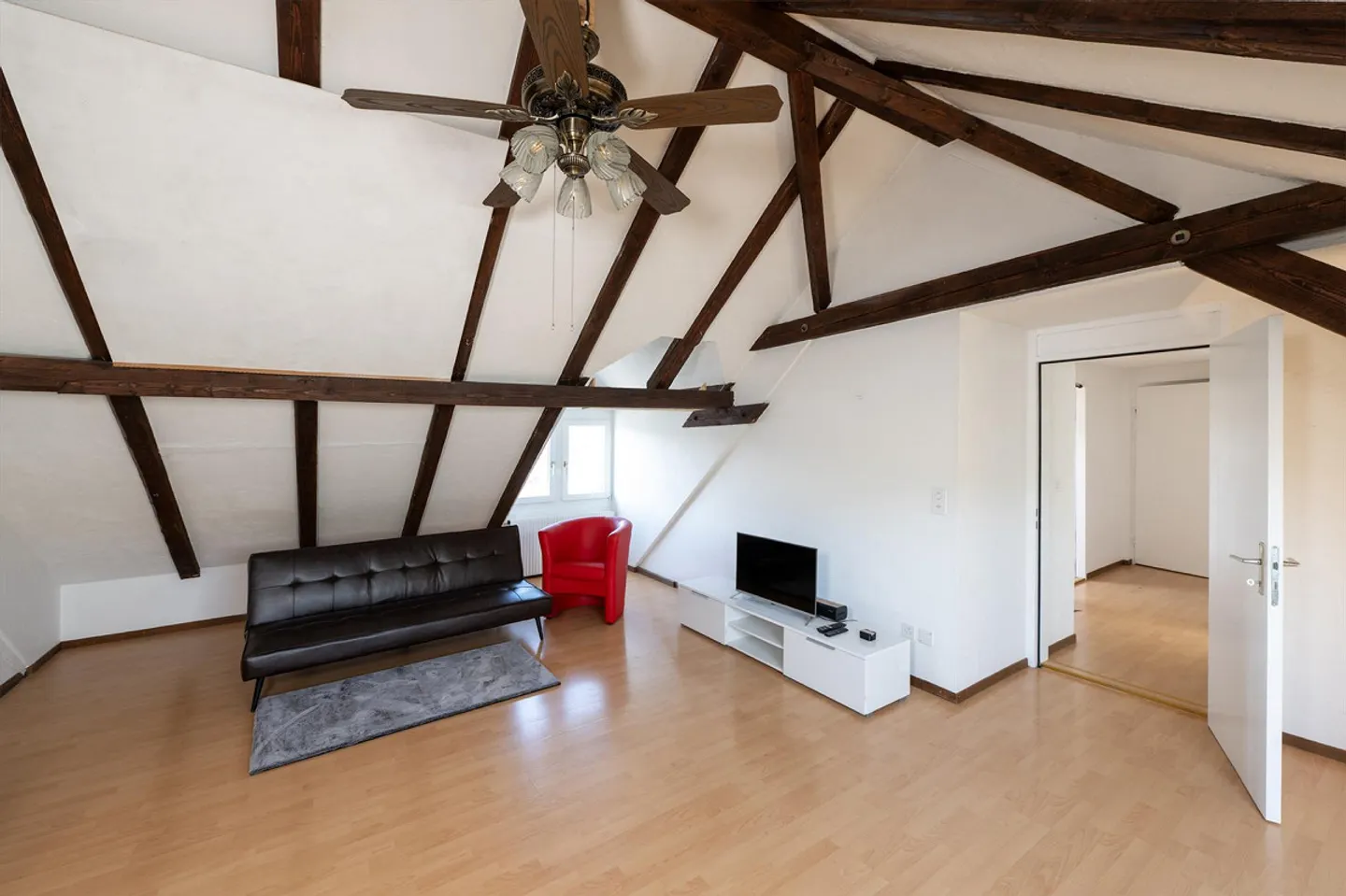 Mehrfamilienhaus mit Potenzial - Foto 6 von 20