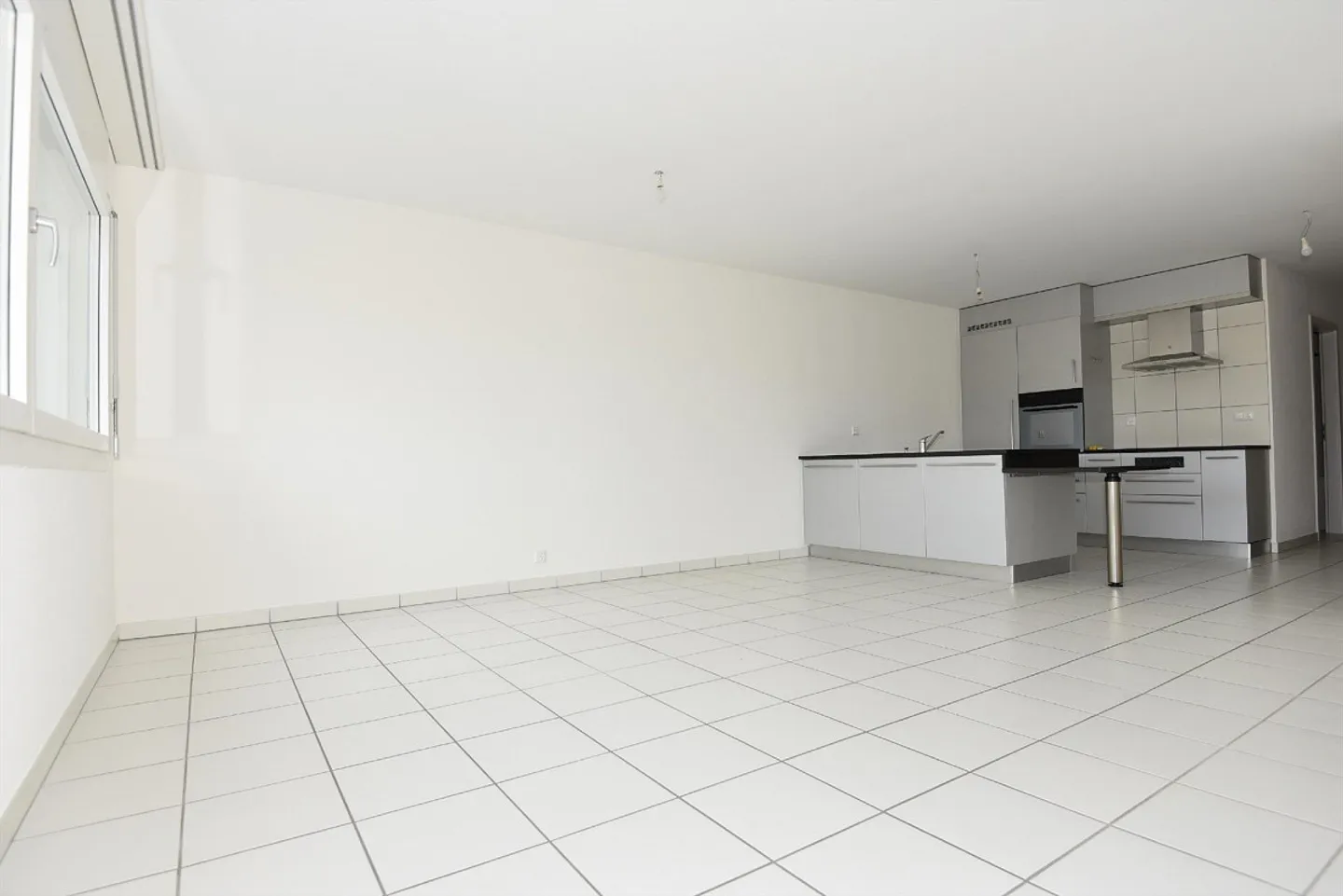 Appartement Entièrement Rafraîchi - Photo 2 sur 9