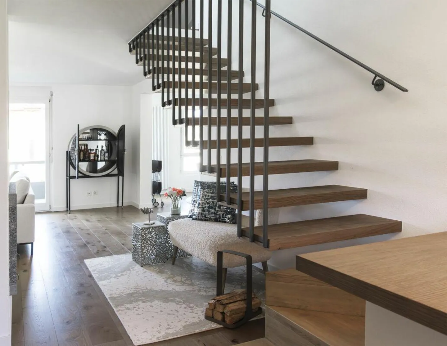 Ascona - Duplex di prestigio con camino a legna, terrazze panoramiche & eleganza senza tempo - Foto 4 di 12