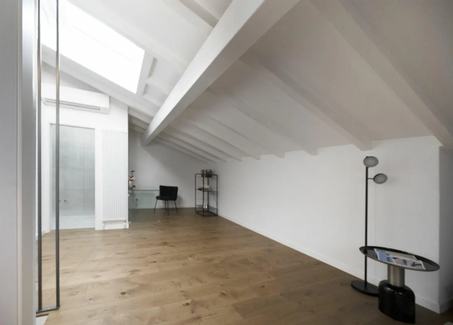 Ascona - Duplex di prestigio con camino a legna, terrazze panoramiche & eleganza senza tempo - Foto 11 di 12