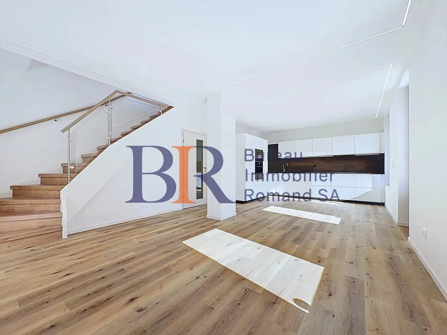 Detached house in the heart of Rolle - Photo 4 of 6