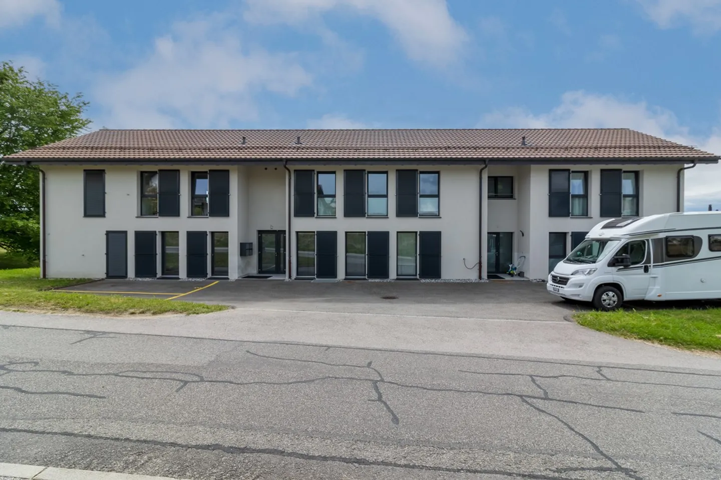 Wohngebäude in Bretigny - Foto 2 von 9