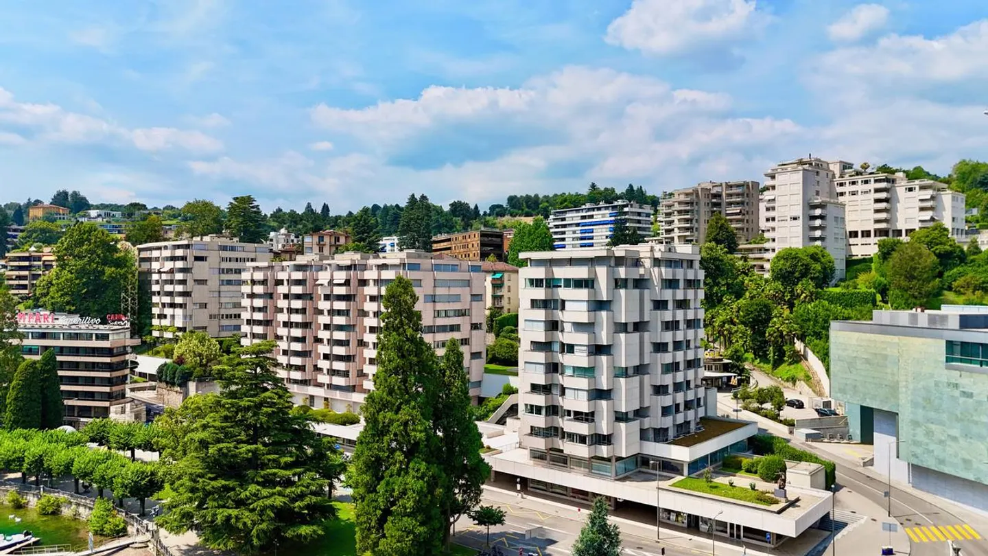 Appartement de 350 m2 face au lac de Lugano dans Central Park - Photo 4 sur 14