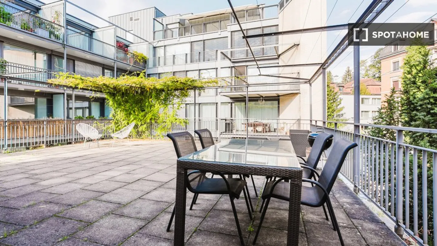 Charming Apartment in Zurich - Photo 16 of 18