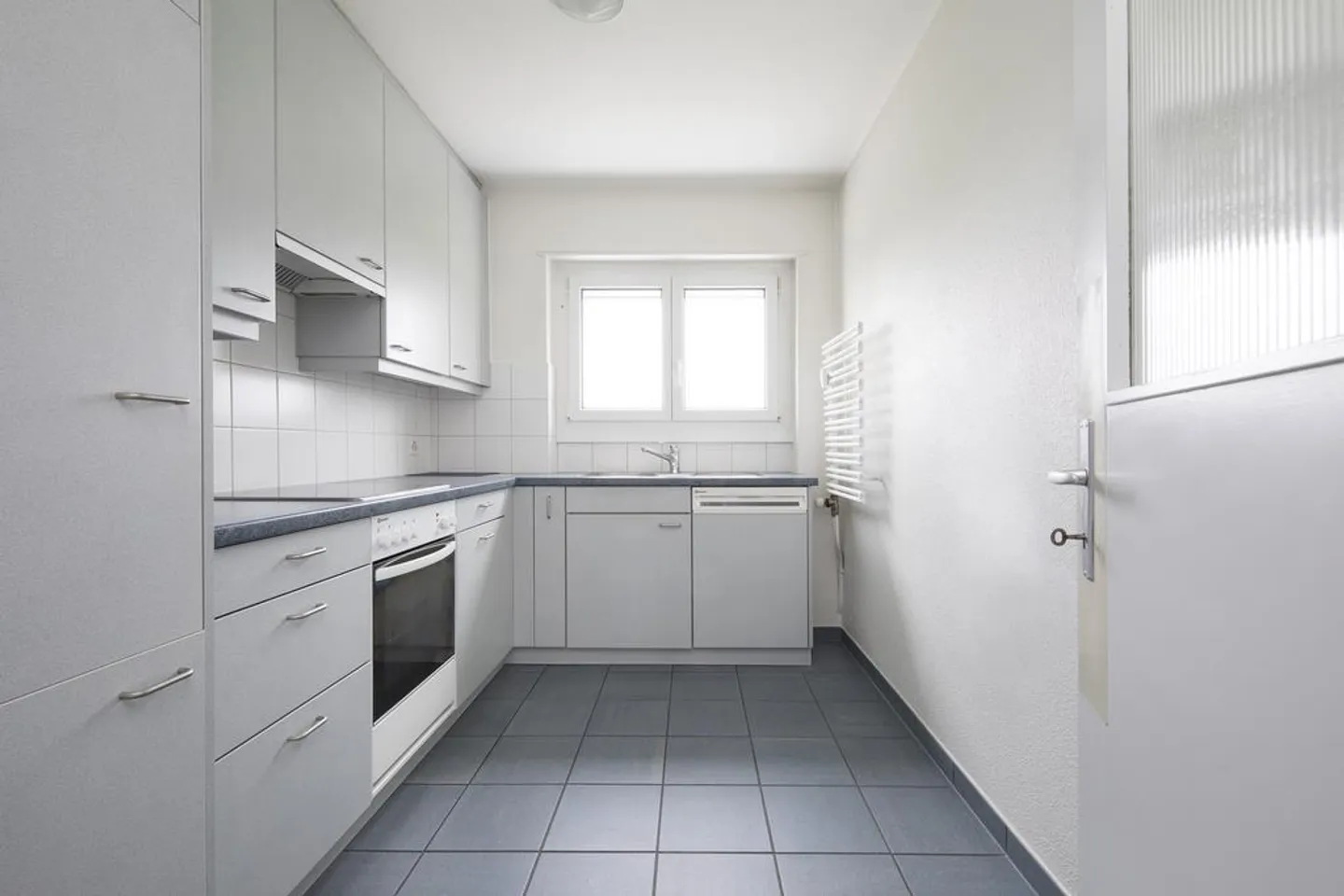 Ampio appartamento di 4 stanze in una posizione tranquilla! - Foto 7 di 8