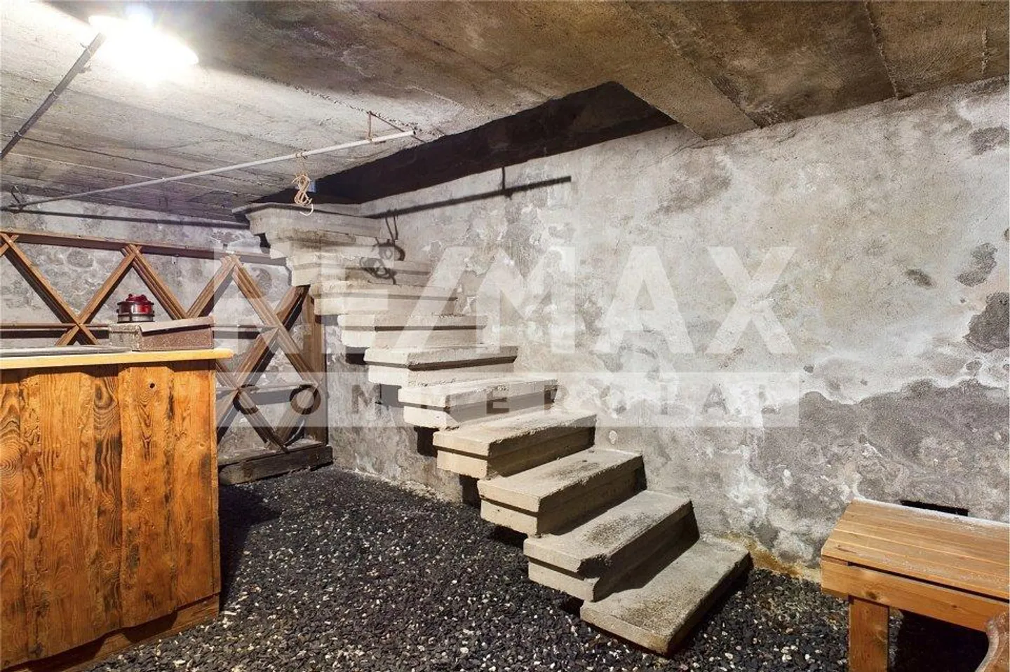 Proprietà residenziale e commerciale "TOURIST" in una posizione pedonale frequentata. - Foto 13 di 13