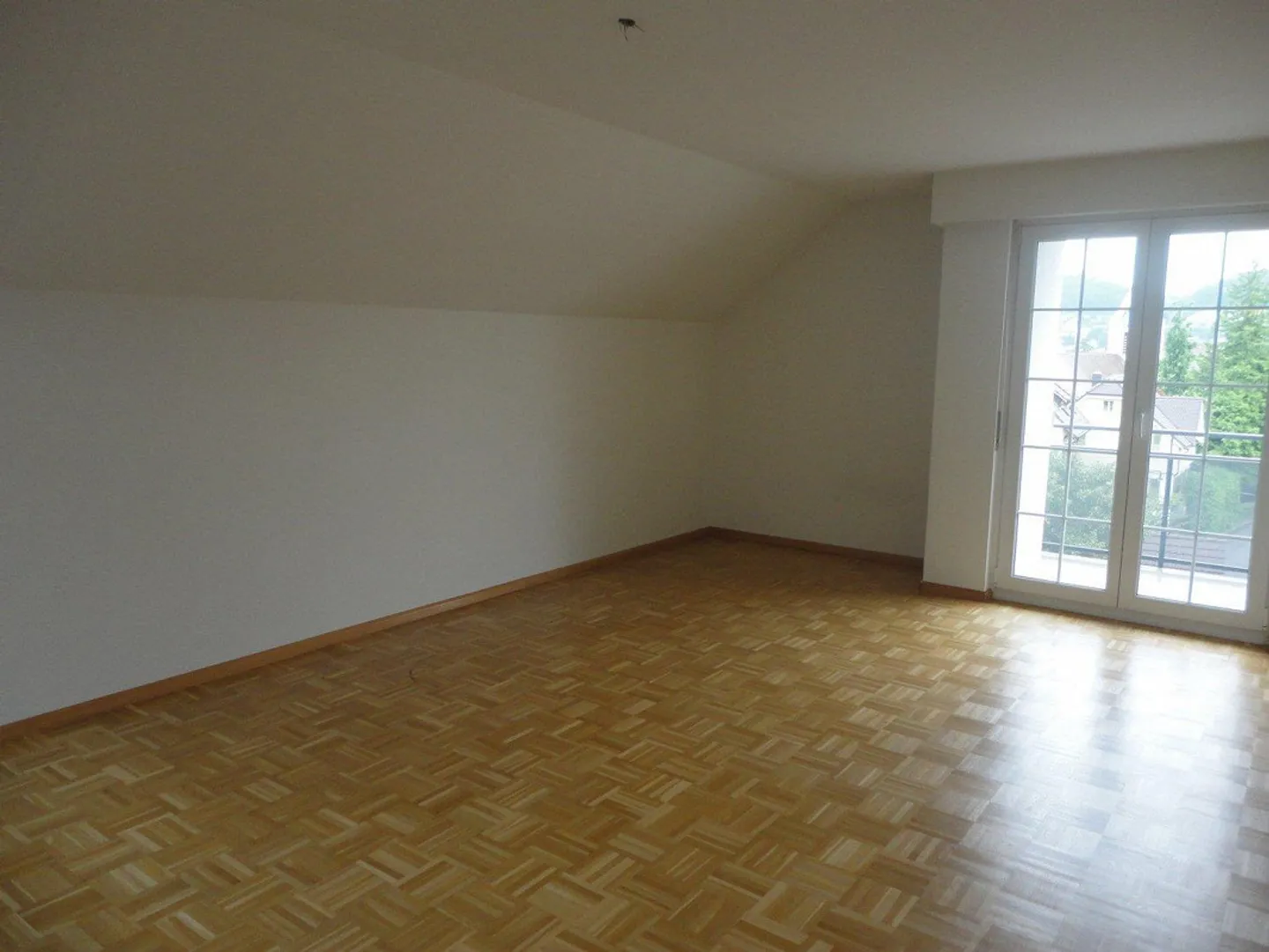 Appartamento attico 3.5 stanze soleggiato e tranquillo - Foto 4 di 6