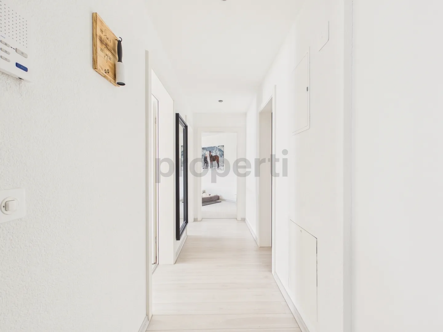 Spacious 4.5-room apartment with sunny balcony in Tuggen SZ - Photo 5 of 9