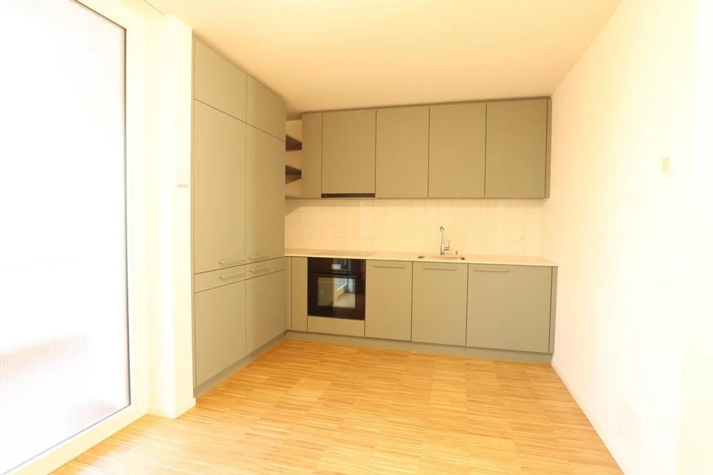 Modern Studio with Large Kitchen - Photo 2 of 5