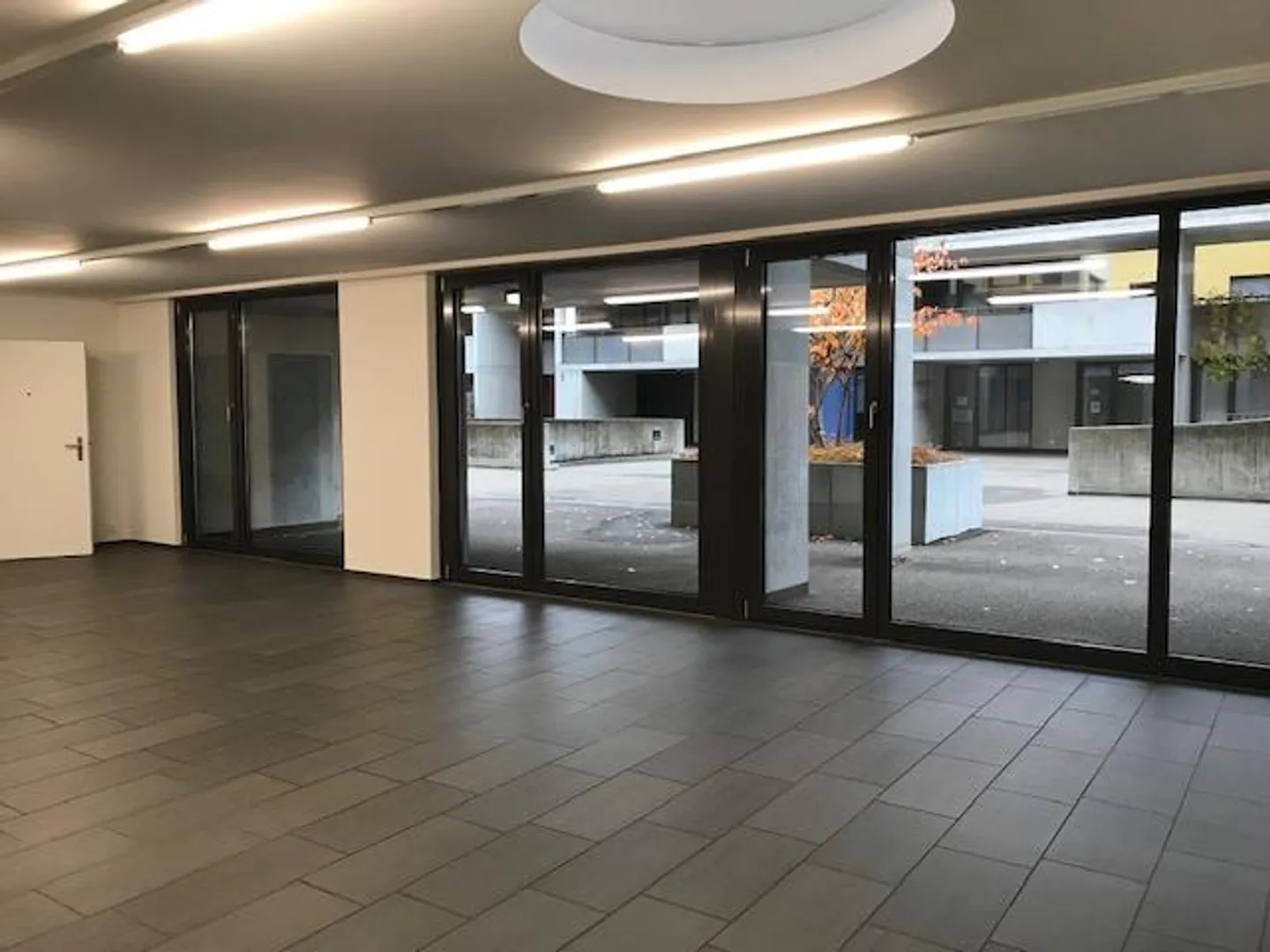 Studio luminoso e aperto lascia desideri aperti - Foto 3 di 6