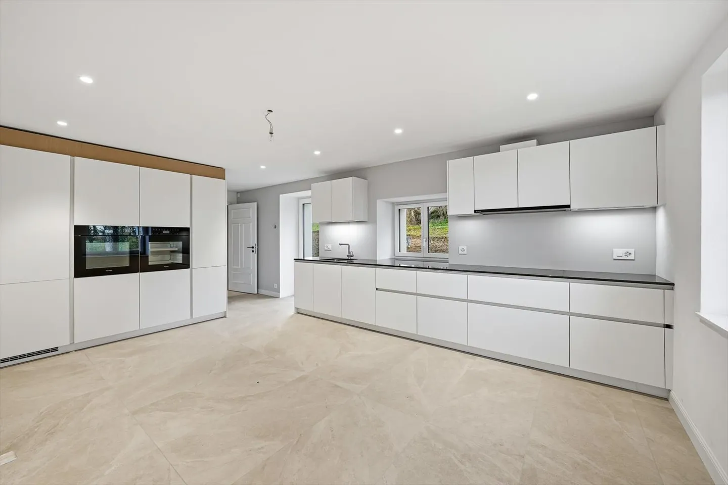 High-end apartment in Arzier - Photo 2 of 12