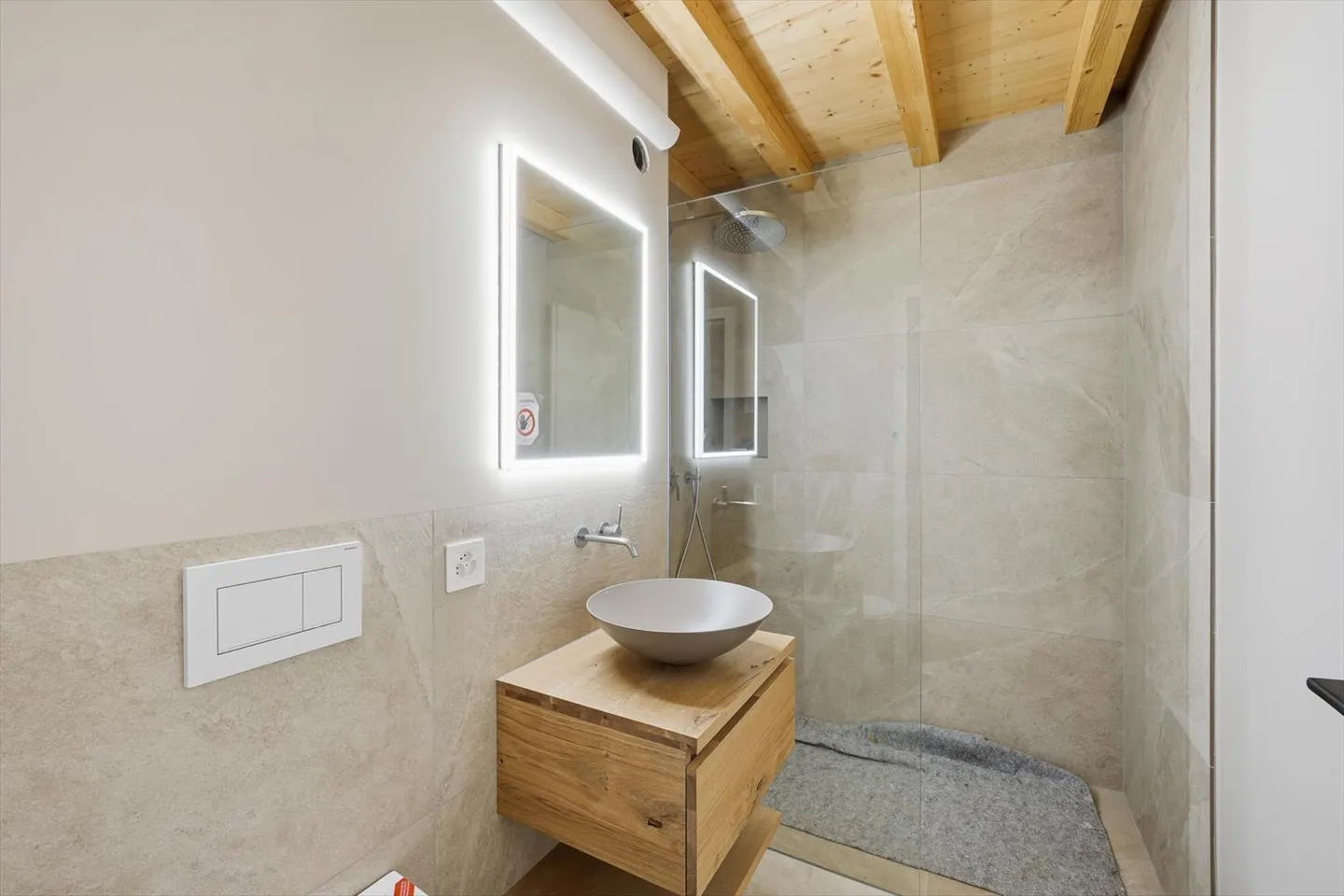 High-end apartment in Arzier - Photo 8 of 12