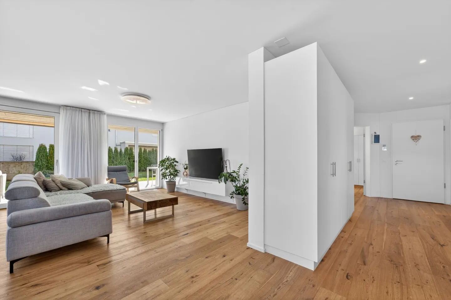 Appartamento giardino moderno con molta luce e privacy - Foto 3 di 15