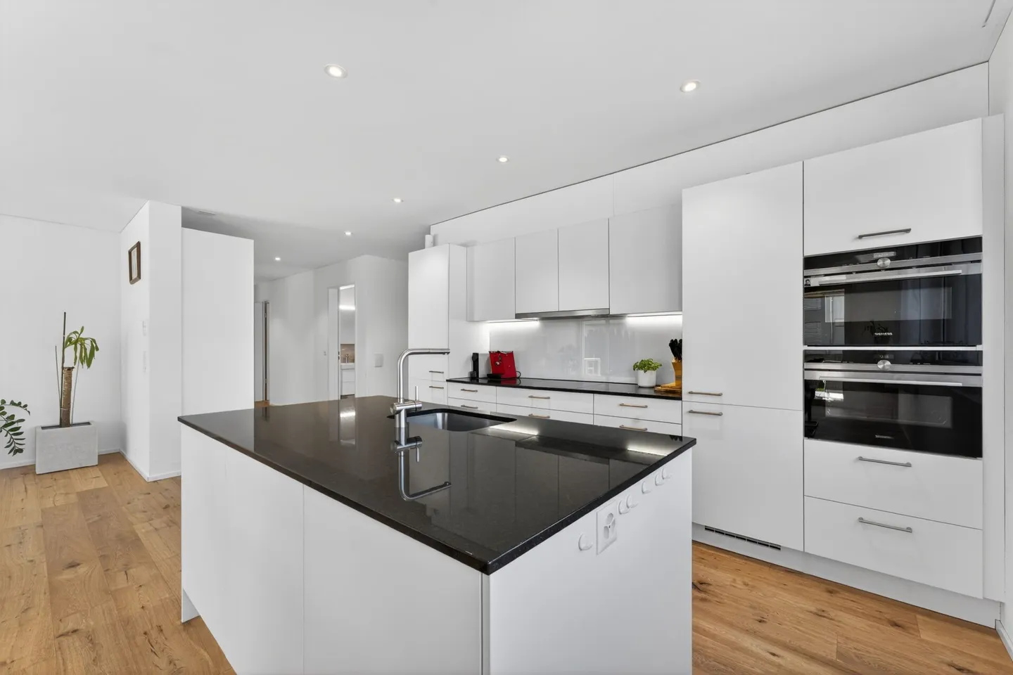 Appartamento giardino moderno con molta luce e privacy - Foto 4 di 15